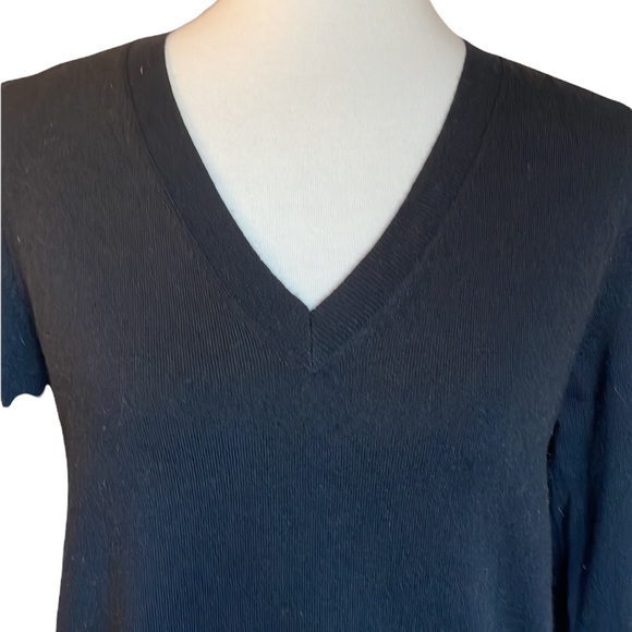 Banana Republic fine merino sweater - Picture 2 of 6